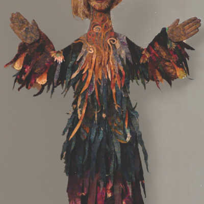 femme de papier aux bras étendus, sculpture, Hélène Paré